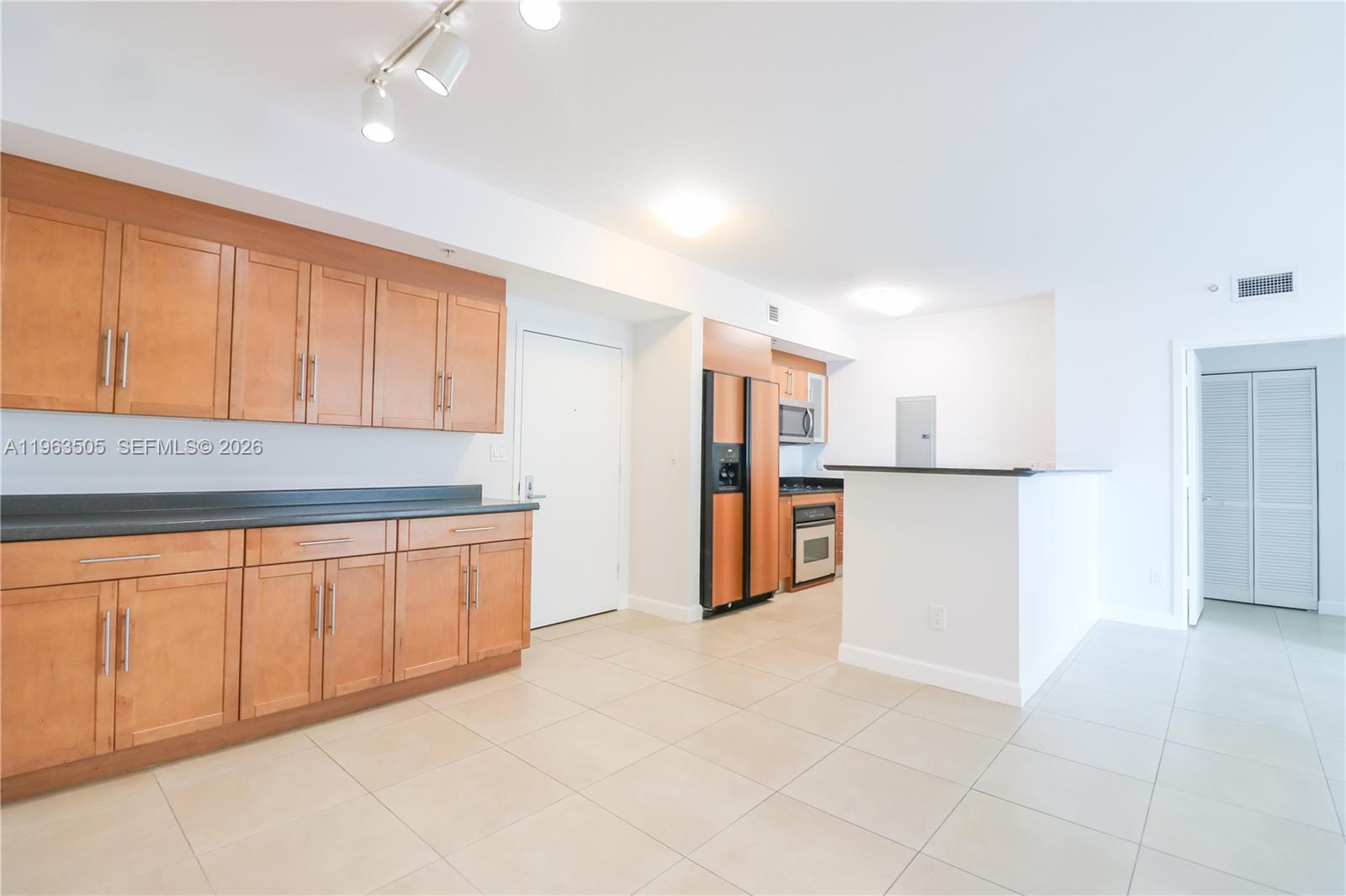 Building Photo - 335 S Biscayne Blvd