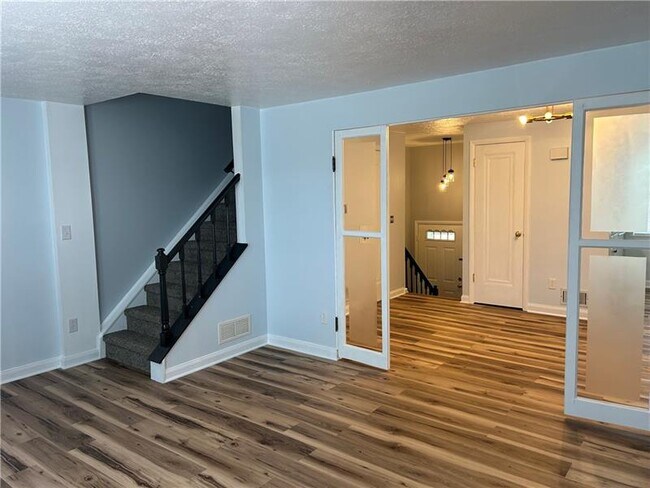 Building Photo - 5046 Harvest Ln