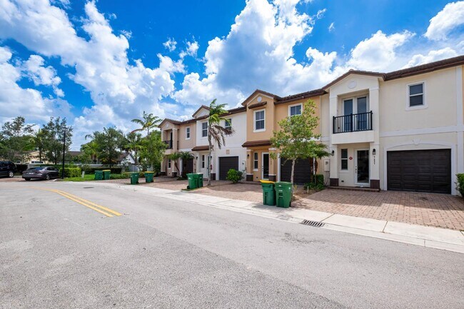 Building Photo - 7651 NW 88th Terrace