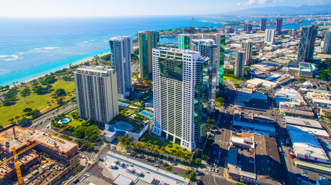 Main Building in Kakaako - 88 Piikoi St