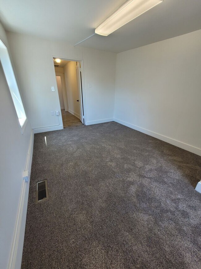 Building Photo - Newly renovated 3 bedroom Townhome - Gordonville