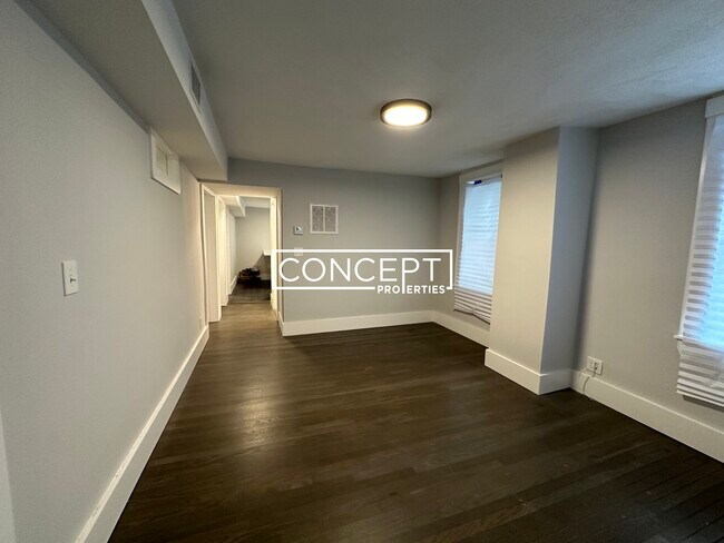 Building Photo - 118 Marginal St