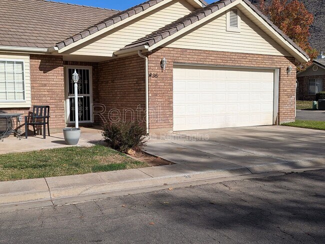 Building Photo - 351 S Valley View Dr