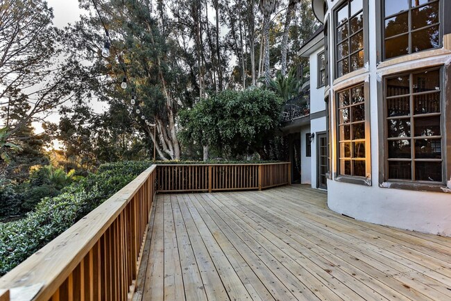 Building Photo - 1769 Ivy Rd