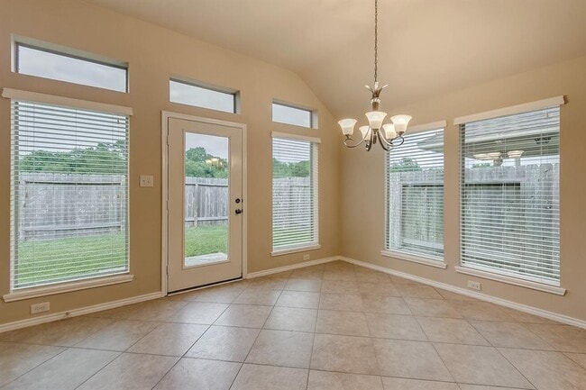 Building Photo - 5615 Stoneridge Ct