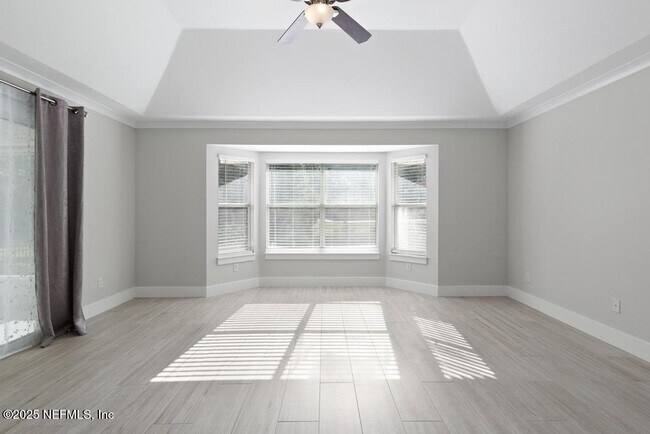 Building Photo - 744 Dewdrop Loop