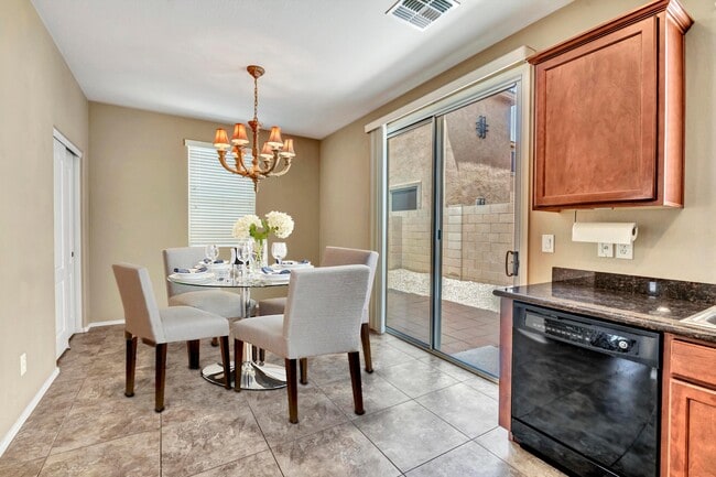 Building Photo - 4058 E Carla Vista Dr