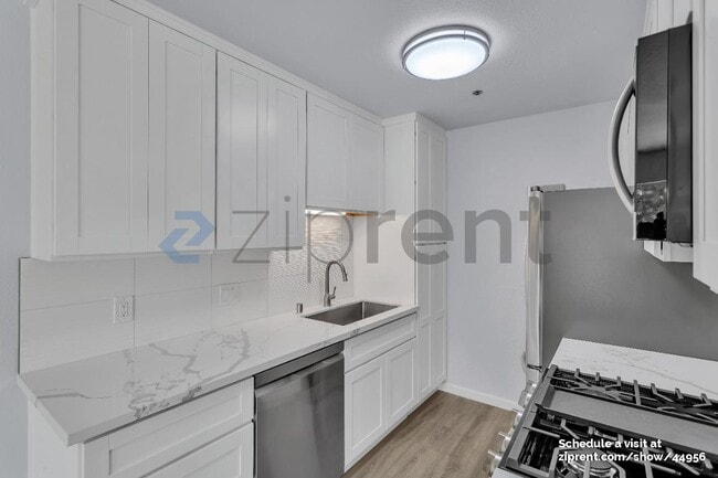 Building Photo - 1026 San Luis Cir