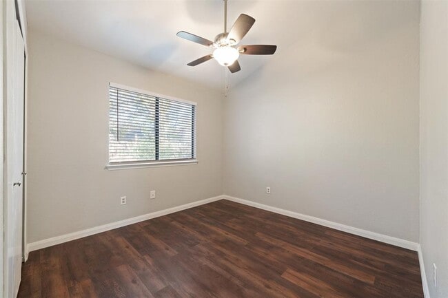 Building Photo - 8704 Birmingham Dr