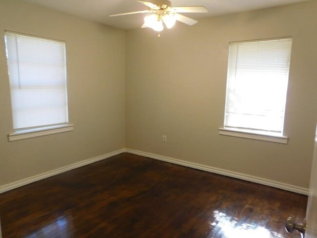 Building Photo - 2207 NW 22nd St