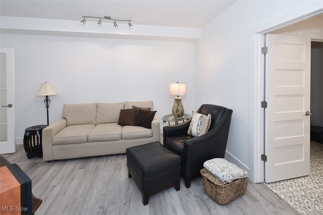 Building Photo - 19000 Lake Rd