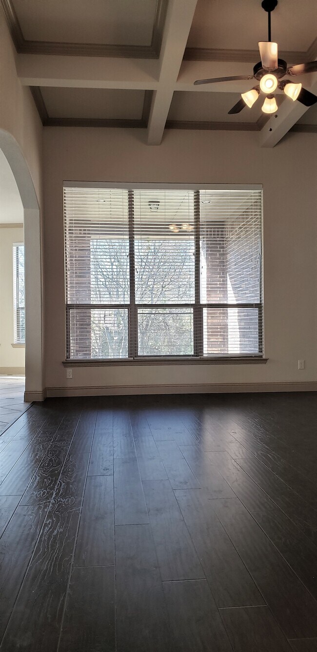 Building Photo - 1551 Trowbridge Cir