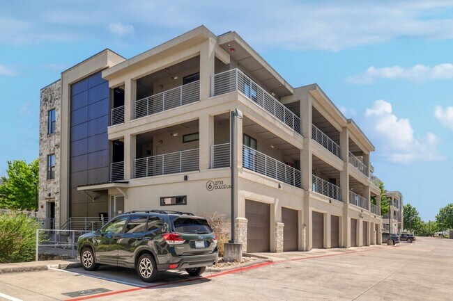 Building Photo - 2733 Dulce Ln