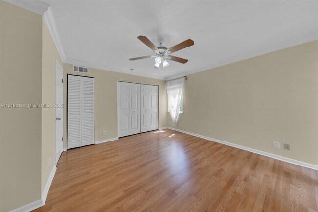 Building Photo - 307 SW 11th Ct