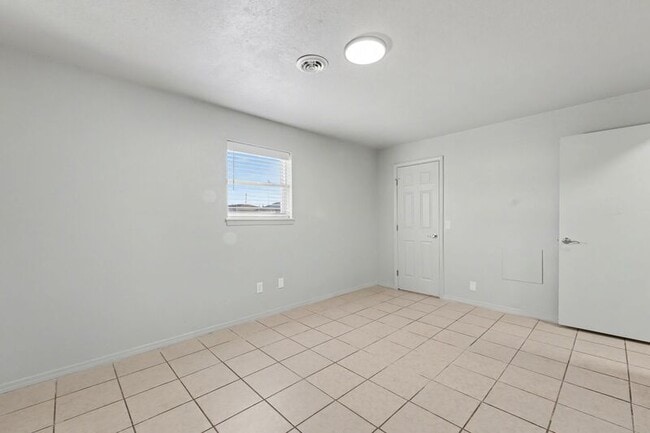 Building Photo - 1243 W Sunset Dr