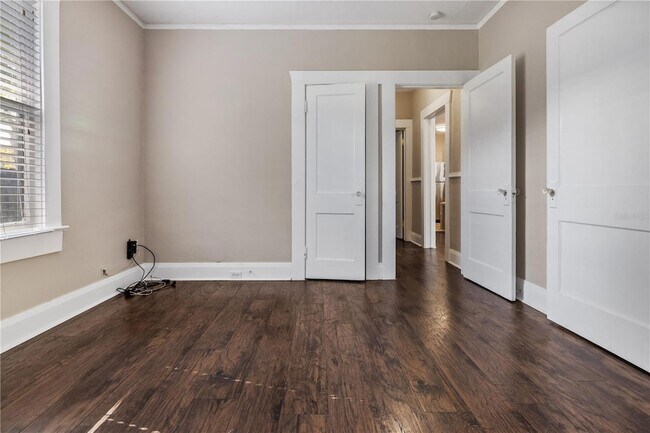 Building Photo - 1209 E Ida St