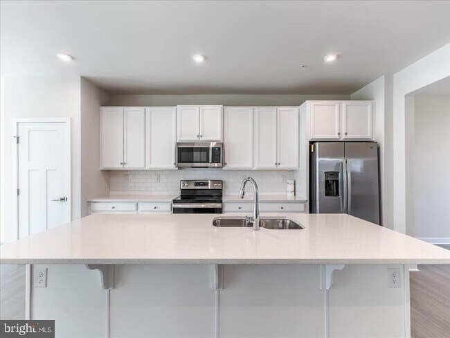 Building Photo - 7963 Milltown Cir