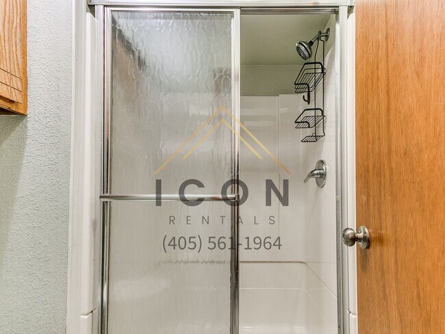 Building Photo - 8804 NW 92nd St