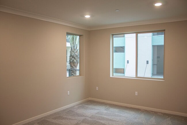 Building Photo - 195 Bowery