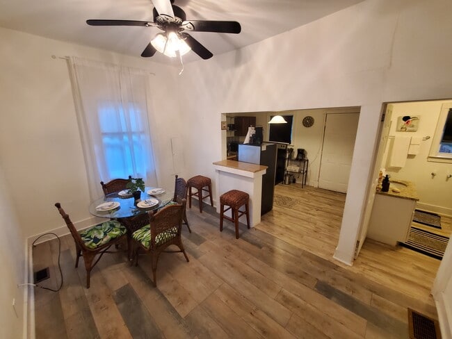 Building Photo - Furnished, Cozy Stay in the Arts District