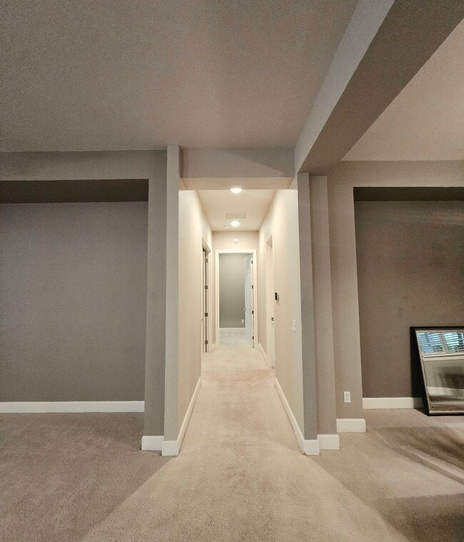 Building Photo - 81 Mt Constance Way