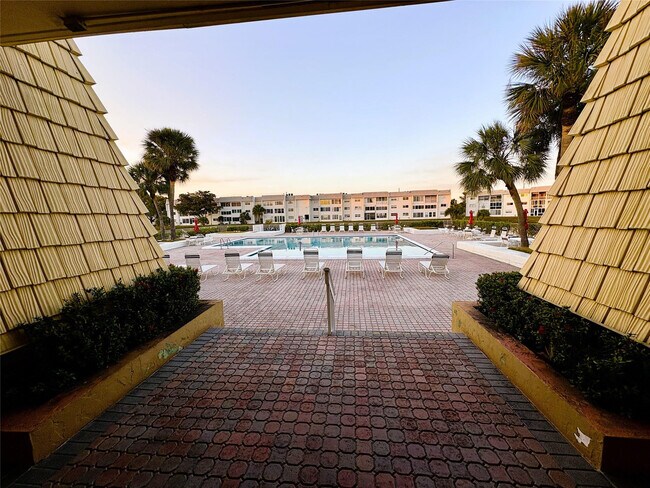 Building Photo - 8130 Sunrise Lakes Blvd