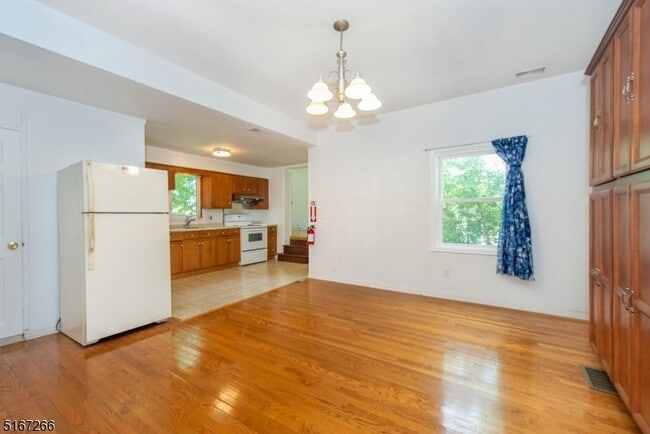 Building Photo - 99 Chesapeake Ave