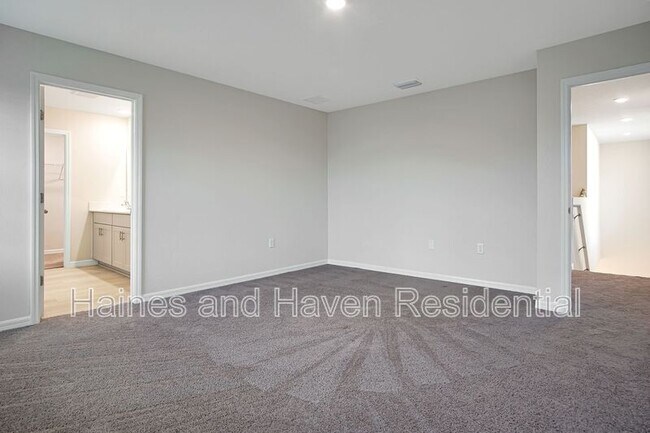 Building Photo - 3889 Geranium Ave