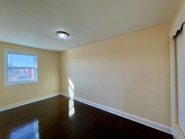 Building Photo - Charming 3 Bedroom/2 Bathroom Townhome in Violetville MD!