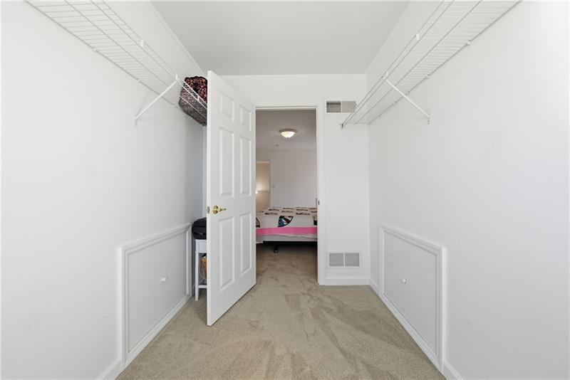 Building Photo - 819 Strasburg Dr