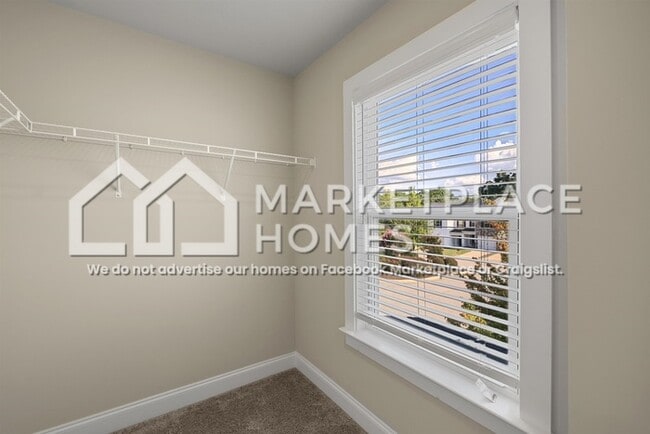 Building Photo - 2219 Perrins Ln