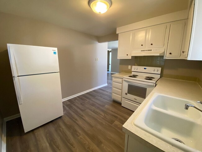 Building Photo - 1840 Homer Dr