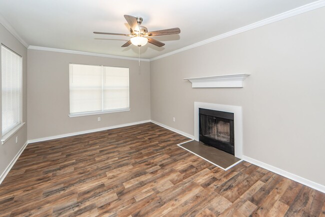 Building Photo - 2 Bedroom 2.5 Bath Townhouse in The Arbor ...