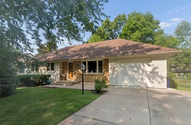 Building Photo - 9346 Mackey St