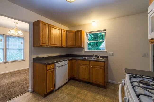 Building Photo - 505 S Highland Ave