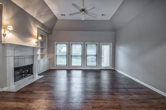 Building Photo - 1575 Huntley Cove