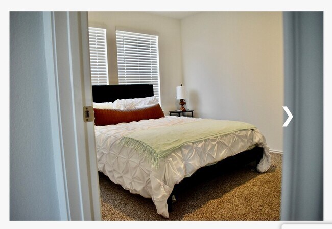 Building Photo - 1811 Legacy Hills Dr