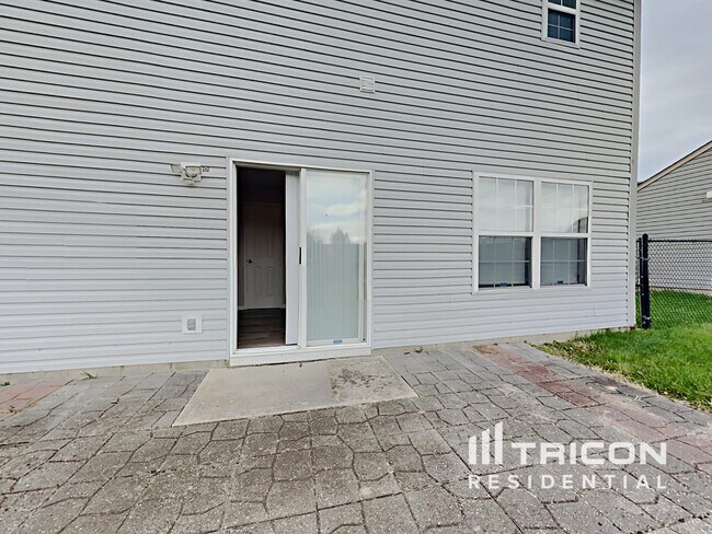 Building Photo - 619 Sweet Creek Dr