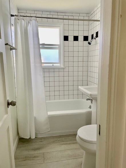 New bathroom - 2934 2nd Ave N
