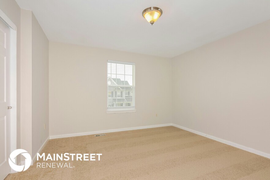 Building Photo - 1010 Glengarry Dr