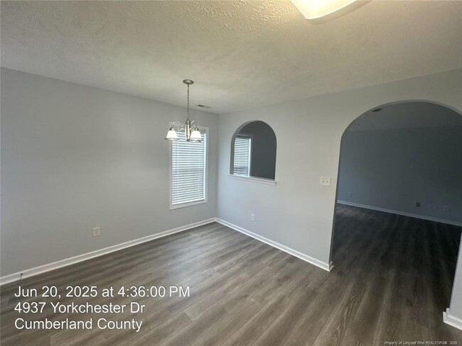 Building Photo - 4937 Yorkchester Dr
