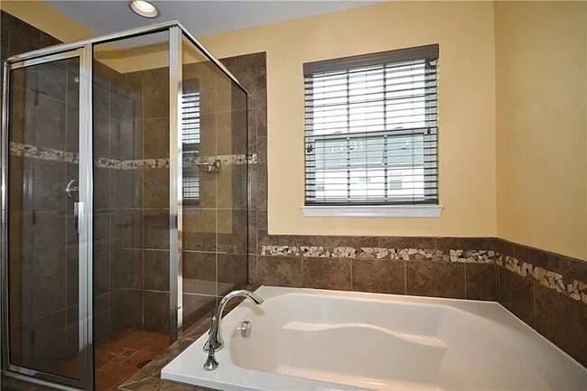 Building Photo - 3004 Grey Fox Cir