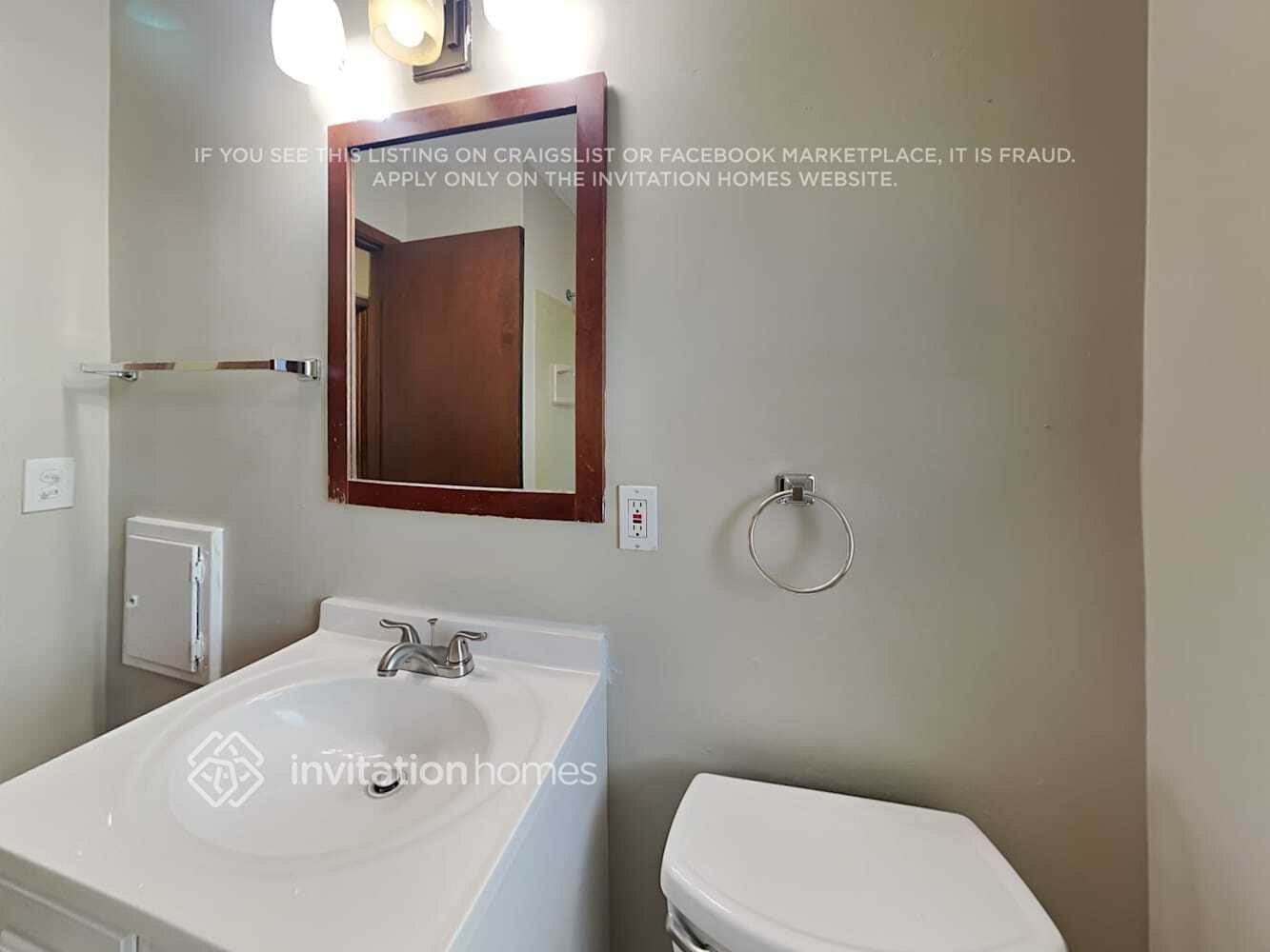 Building Photo - 600 57th Ave NE