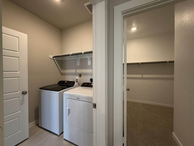 Building Photo - 2527 Gray Gale Ct