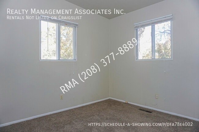 Building Photo - 1903 N 32nd St