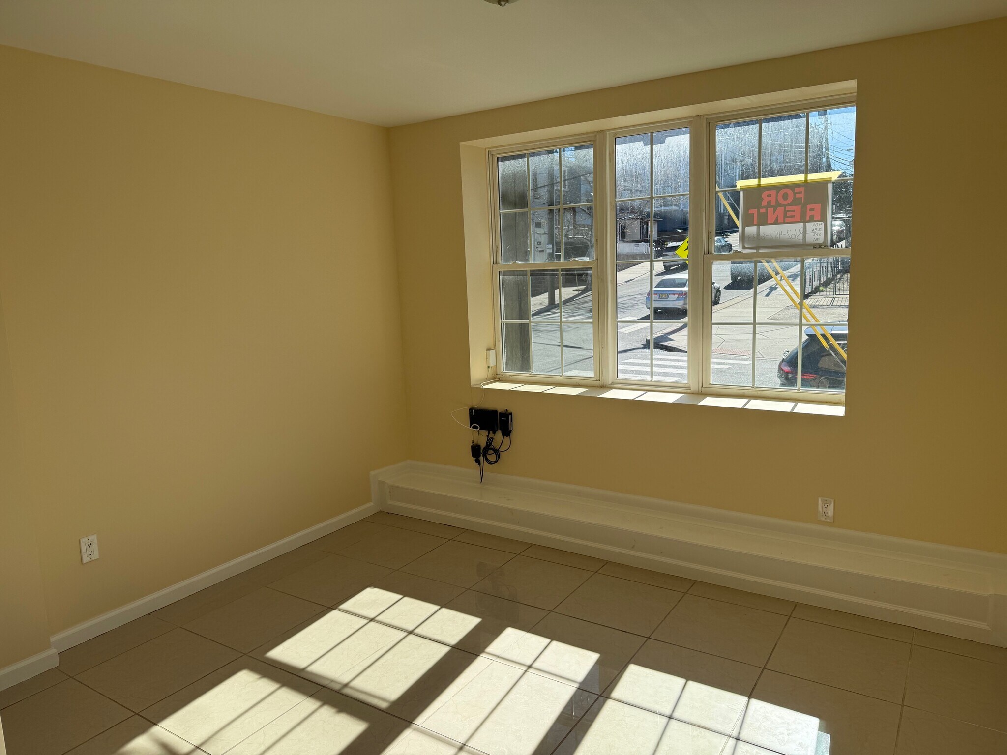 Building Photo - 183 Thorne St