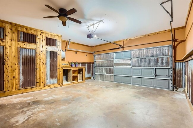 Building Photo - 2632 Century Park Blvd