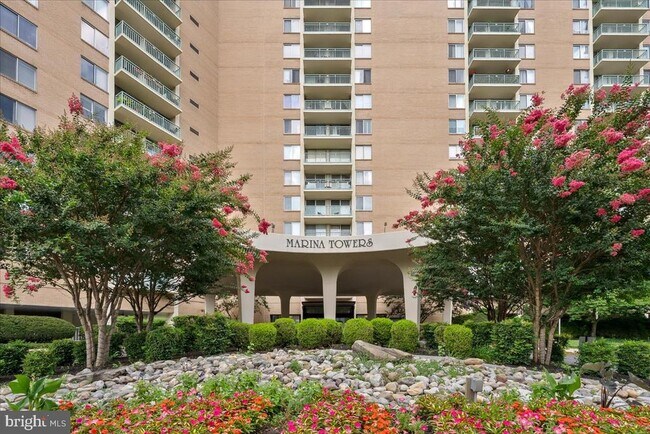 Building Photo - 501 Slaters Ln