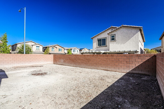 Building Photo - 6360 Beavertail Pond Ave