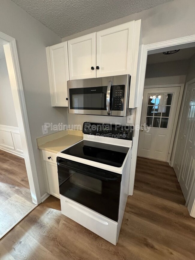 Building Photo - 3605 Knoll Crest Trail